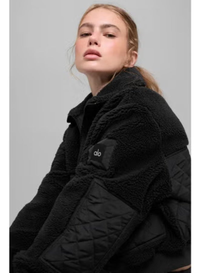 ألو جاكيت بومبر من جلد الحمل Alo Yoga Edge - Image 1