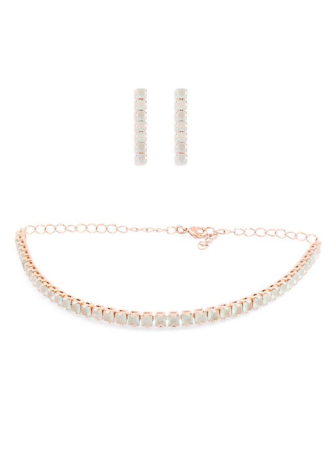 Zaveri Pearls طقم عقد وأقراط مرصع بالزركونيا المكعبة الخضراء اللامعة من زافيري بيرلز للنساء - ZPFK14029 - Image 1