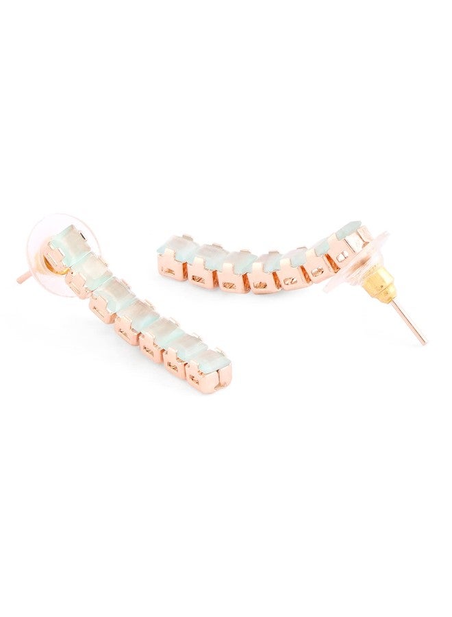 Zaveri Pearls طقم عقد وأقراط مرصع بالزركونيا المكعبة الخضراء اللامعة من زافيري بيرلز للنساء - ZPFK14029 - Image 4