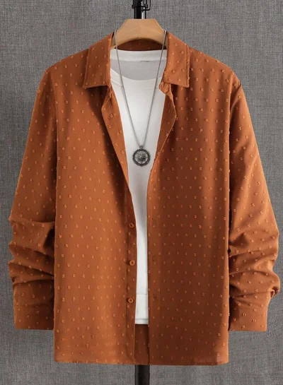 تايك تو قميص رجالي بلون صدئ بنقشة نسيج وأكمام طويلة