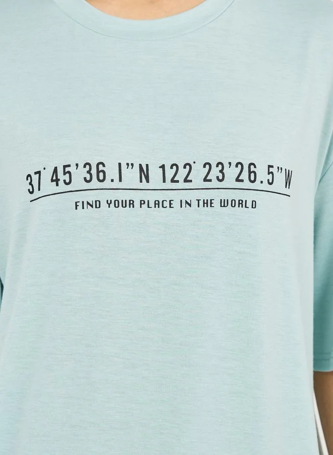 Styli Pocket Detail Sleeves Find Your Place In The World Slogan Print T-shirt