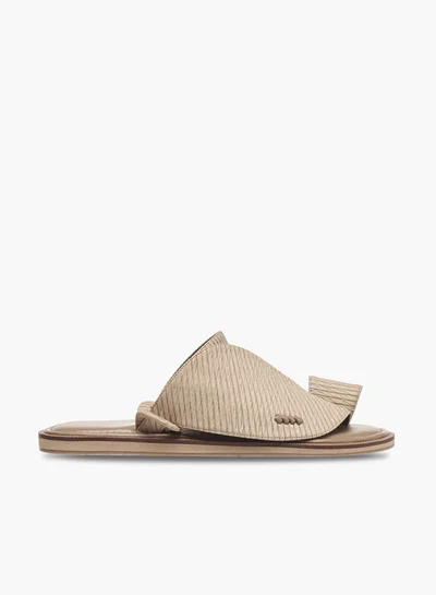 Al Waha Men Textured Slip-On Arabic Sandals with Toe Loop Ramadan Collection