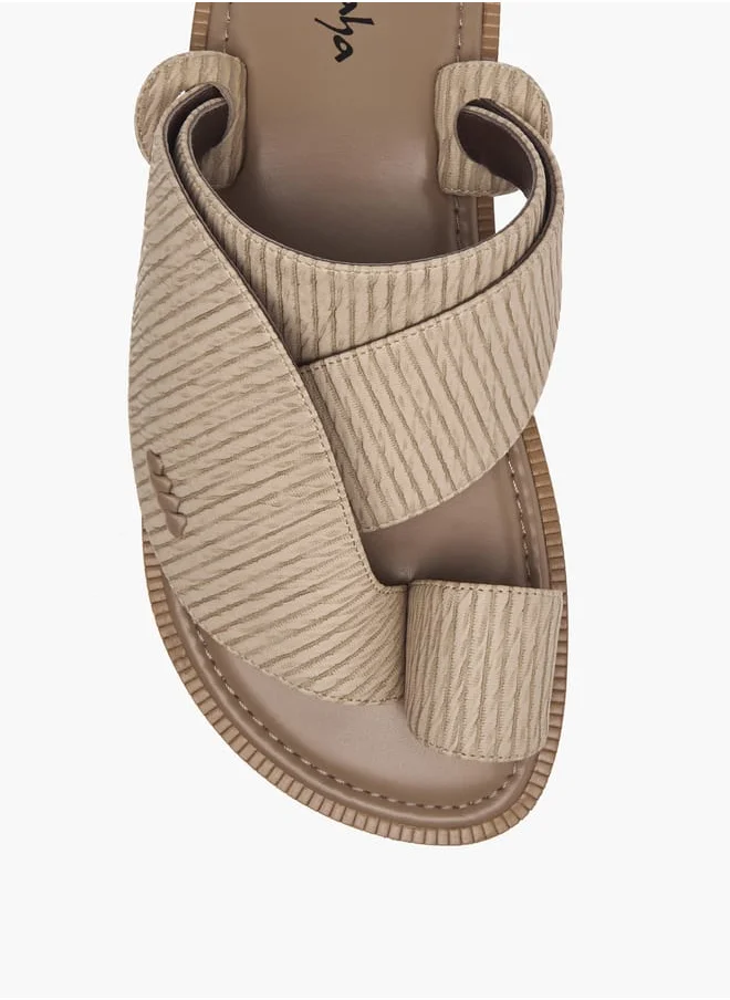 الواحة Men Textured Slip-On Arabic Sandals with Toe Loop