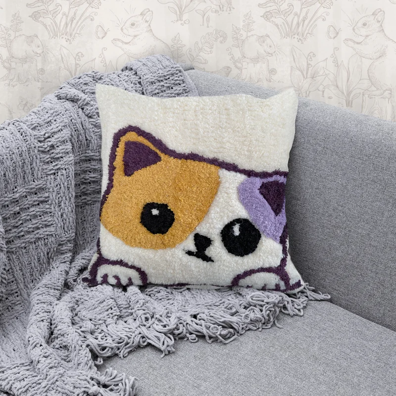 FILLE A FILLE Cat Pillow