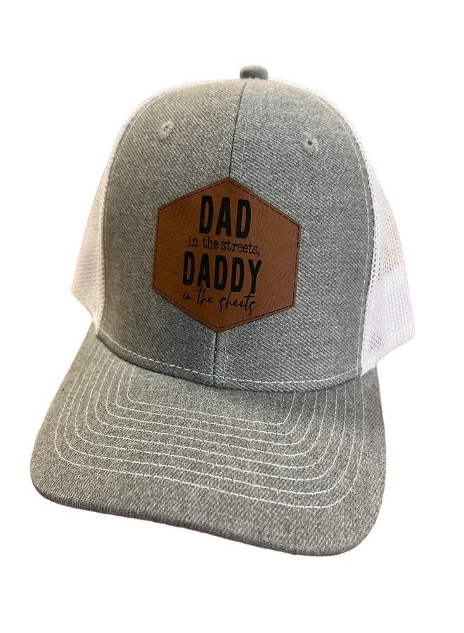 قبعة "Daddy in The Sheets" من تصميم سيلفا، مبطنة من قبل "Dad in The Streets" (رمادي/أبيض) - Image 1