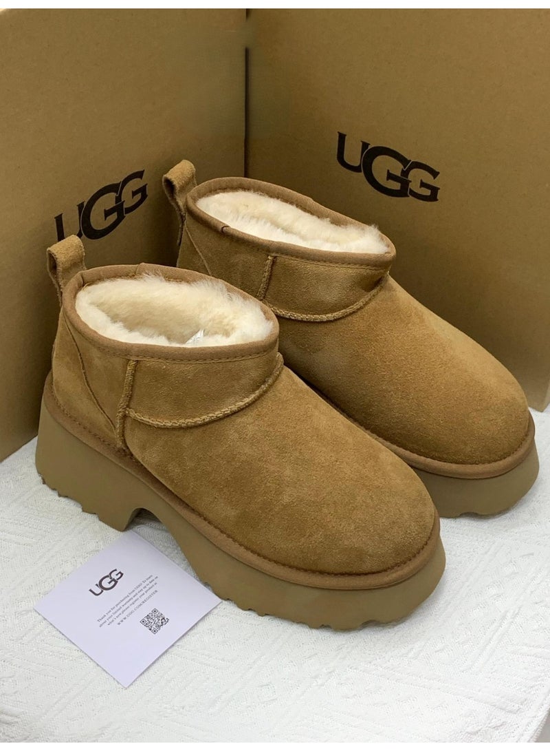 أوغ حذاء UGG النسائي الكلاسيكي فائق الصغر