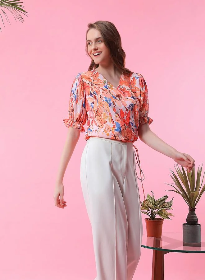 ميش بلوزة مِش بطبعة زهور بياقة ملفوفة وتفاصيل رباط