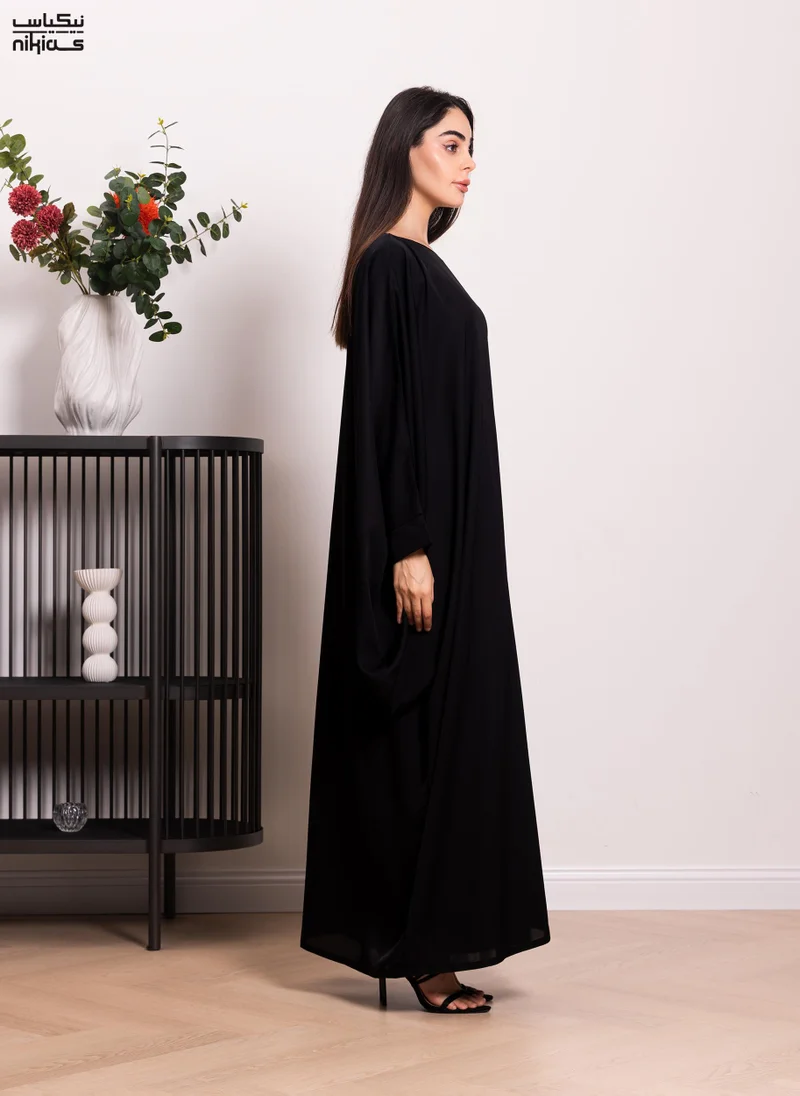 نيكياس Nikias Nida fabric  closed abaya with bahraini cut