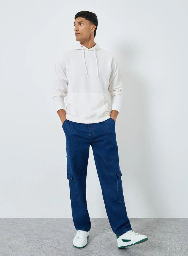 ستايلي هودي أبيض بطبعة سفر بقصة مريحة للرجال