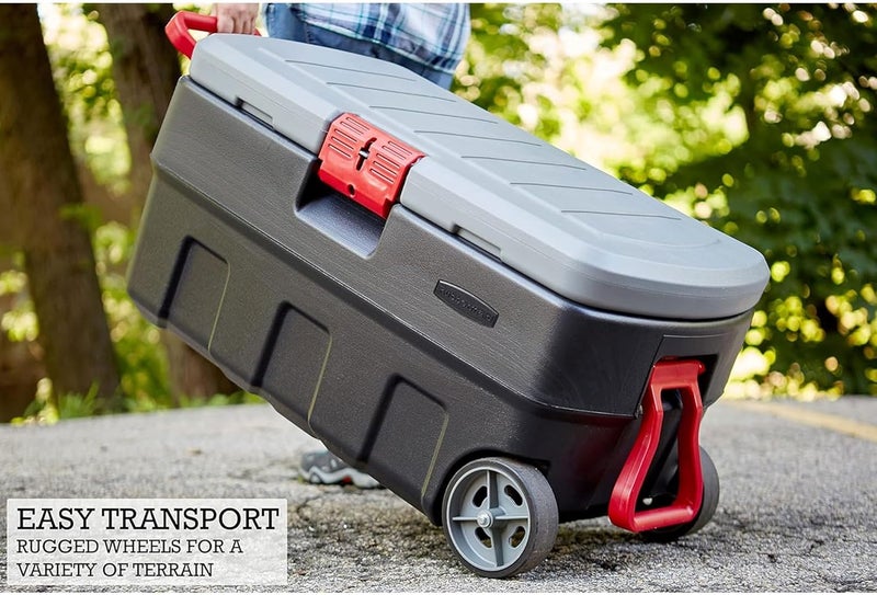 Rubbermaid صندوق تخزين بلاستيكي قابل للقفل من Rubbermaid ActionPacker سعة 35 جالون مصنوع في الولايات المتحدة مع غطاء وعجلات - خارجي وصناعي وقوي لمعدات التخييم وتخزين سرير الشاحنة - رمادي وأسود - Image 3