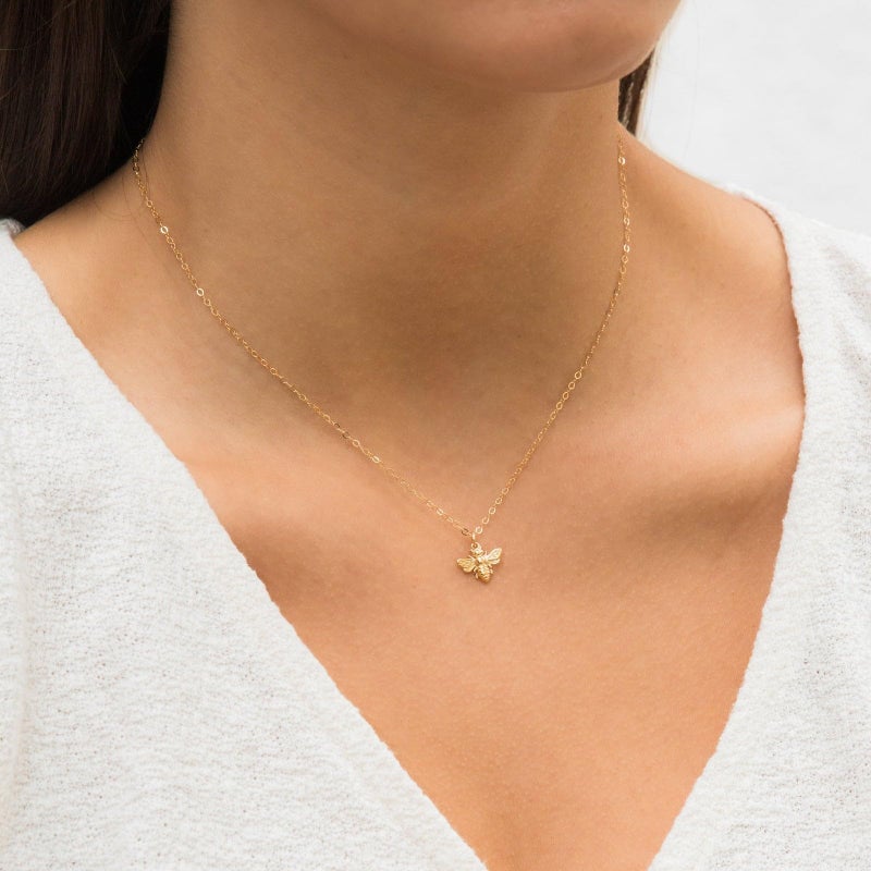 LLWOM Gold Necklace for Women, 14K Gold Plated Bee Necklace Dainty Bee Necklaces for Women Trendy Necklaces Jewelry - Image 2