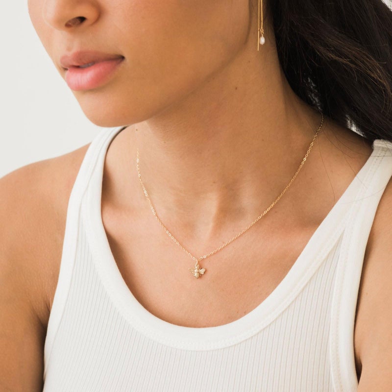 LLWOM Gold Necklace for Women, 14K Gold Plated Bee Necklace Dainty Bee Necklaces for Women Trendy Necklaces Jewelry - Image 3