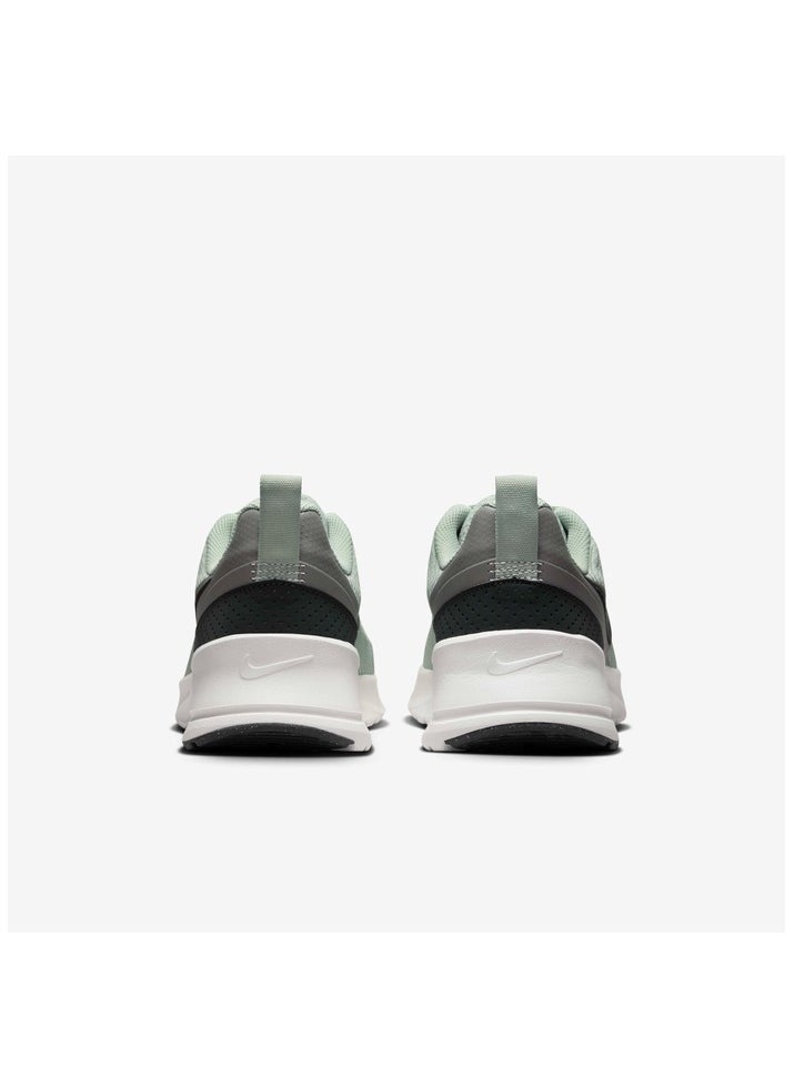 Nike - Air Max Nuaxis - Image 1