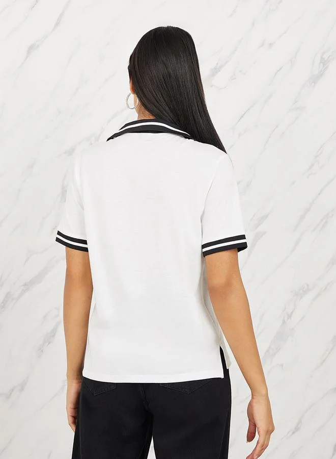 ستايلي Rhinestone Detail NY Print Contrast Trim Polo T-shirt