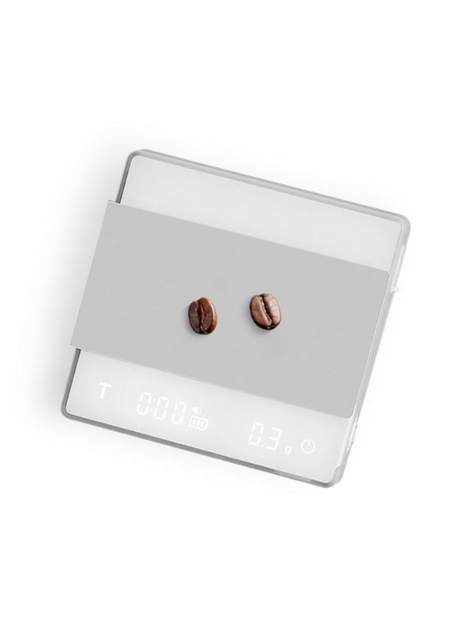 ام اتش دابيلو - ثري بومبار ميزان قهوة صغير MHW-3BOMBER مع توقيت تلقائي، ميزان إلكتروني للإسبريسو، ميزان قهوة قابل للشحن عبر منفذ Type-C، وظيفة الطرد (Tare)، وحدات قياس جرام/أوقية، شاشة LED، ميزان رقمي للقهوة والمطبخ، اللون الأبيض ES6034W-OS - Image 1