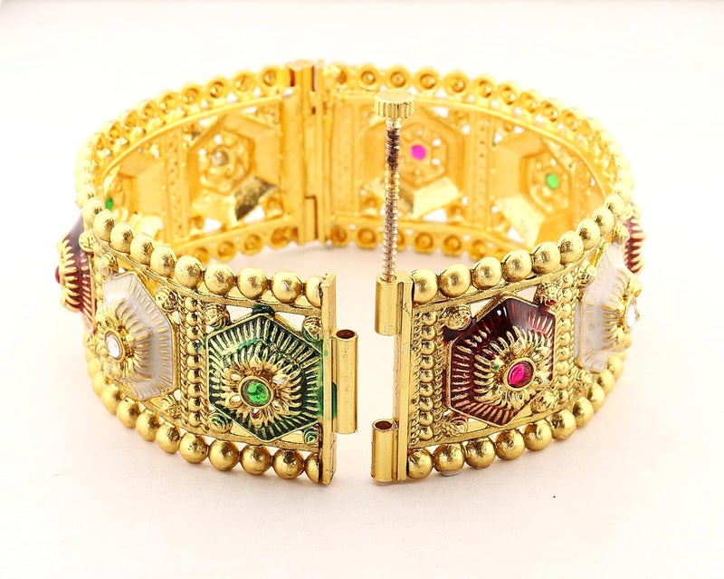 Lavazza أطقم أساور معدنية ذهبية بأسلوب راجوايدي للنساء والفتيات مع زركون أحمر وأخضر | أساور تقليدية ملكية | أساور نوع قفل برغي - مجموعة من 2 أساور - Image 2