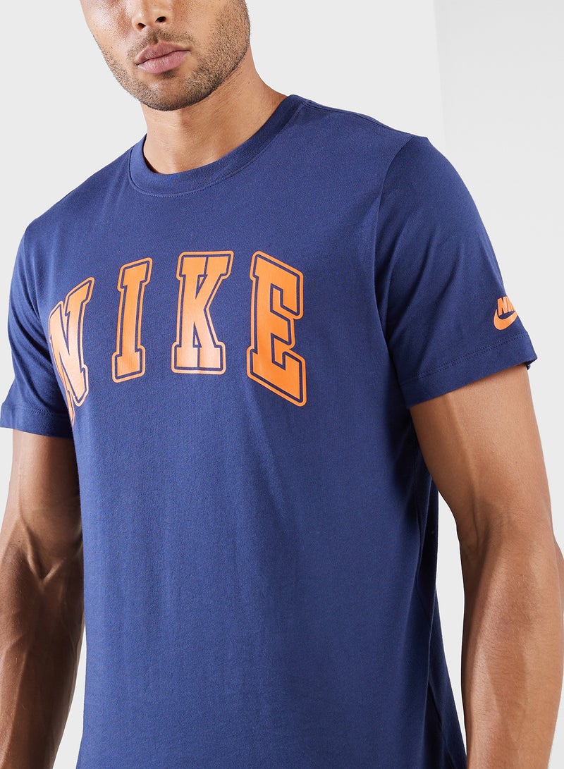 Nike Nsw Club Seasonal Hybrid T-Shirt  - Image 3