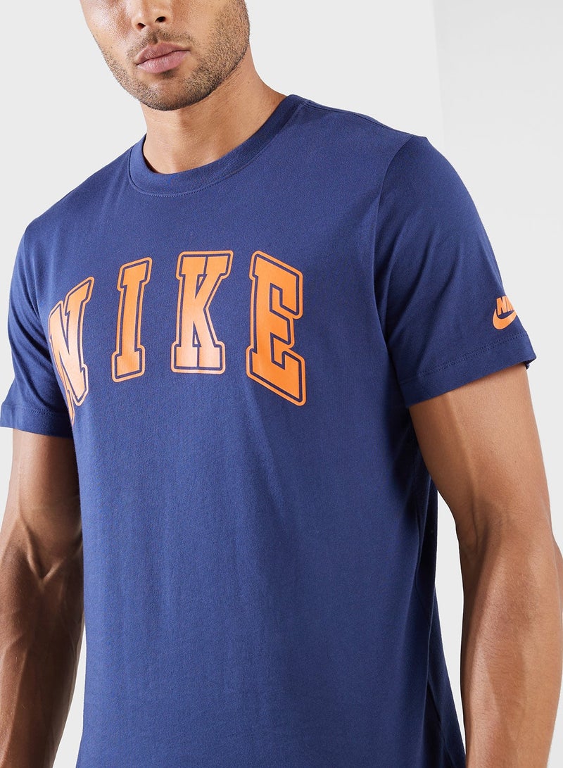 Nike Nsw Club Seasonal Hybrid T-Shirt - Image 3