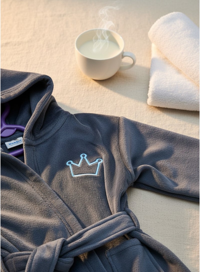 ماماز جيفت روب أطفال برينس قطني ناعم مع حزام  من ماماز جيفت – روب ما بعد الاستحمام أو السباحة خفيف ومريح من سنتين ل 4 سنوات - Image 1