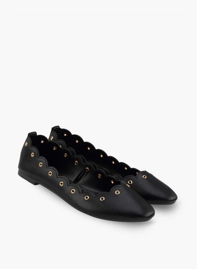 فلورا بيلا من شو إكسبرس Women Rivets Embellished Ballerina Shoes