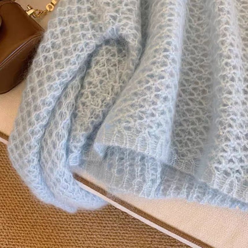 Women's Sleeveless Knit Sweater with Round Neck and Lace Design - Image 4