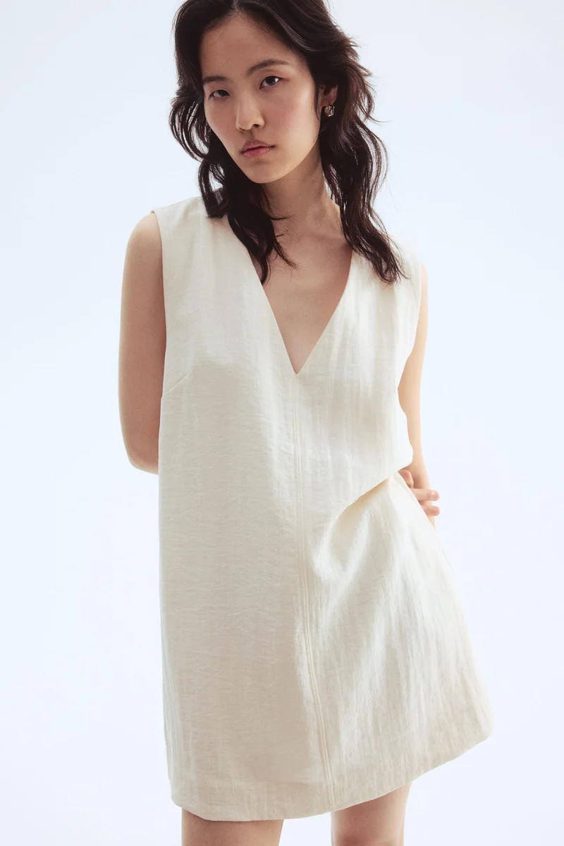 اتش اند ام فستان بقصة واسعة بياقة على شكل حرف