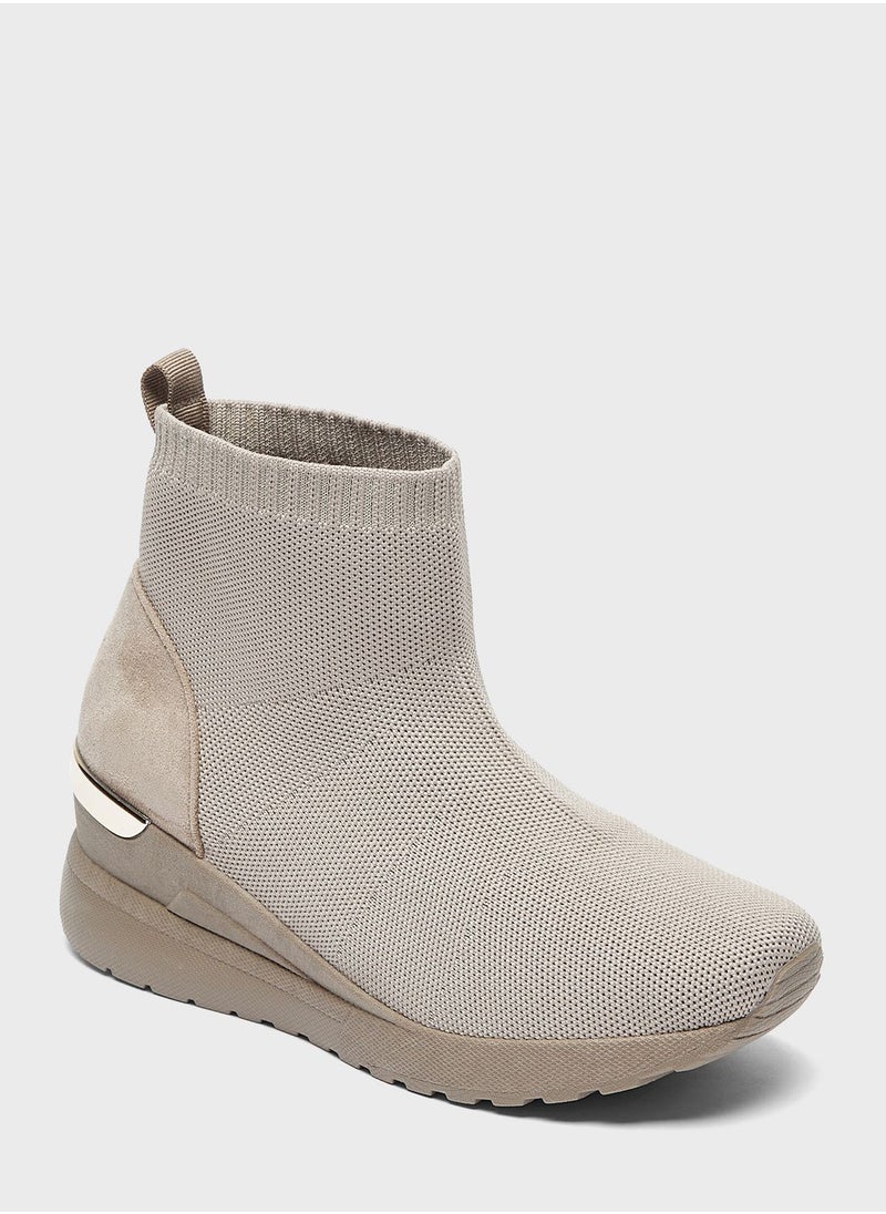 shoexpress - Essential Ankle Boots - Image 1