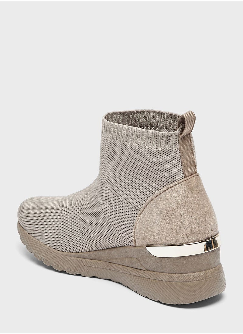 shoexpress - Essential Ankle Boots - Image 1