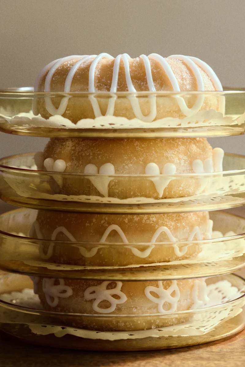 اتش اند ام صحن جانبي من الزجاج