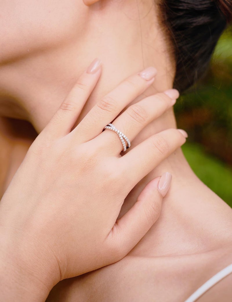 IMOLOVE Moissanite Eternity Ring, Criss Cross Sterling Silver Wedding Band for Women, Size 7 - Image 5
