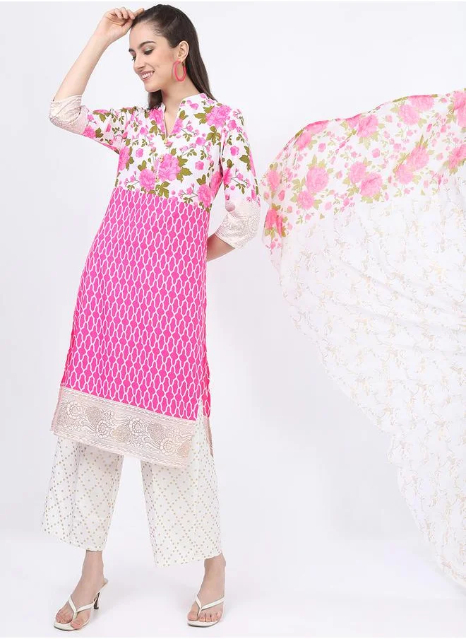 فيشود Women Pink Floral Printed Kurta Set with Palazzos & Dupatta by Styli