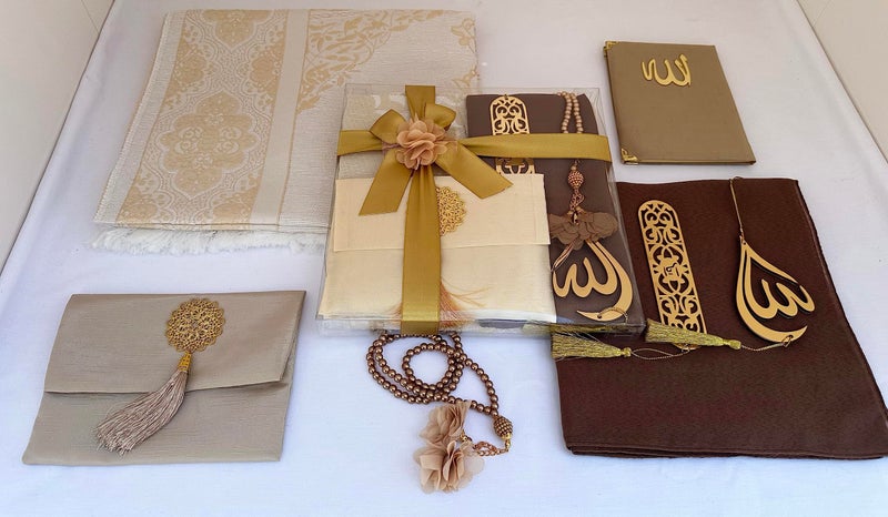 SAIKA Muslim Prayer Rug  7 in One Gift Set  Prayer Mat Surah Book  Tasbeeh  Scarf  Surah Case  Bookmark  Car Mirror Hanger  Prayer Beads Islamic Gift for Umrah  Hajj  Wedding  Janamaz (GOLD) - Image 3