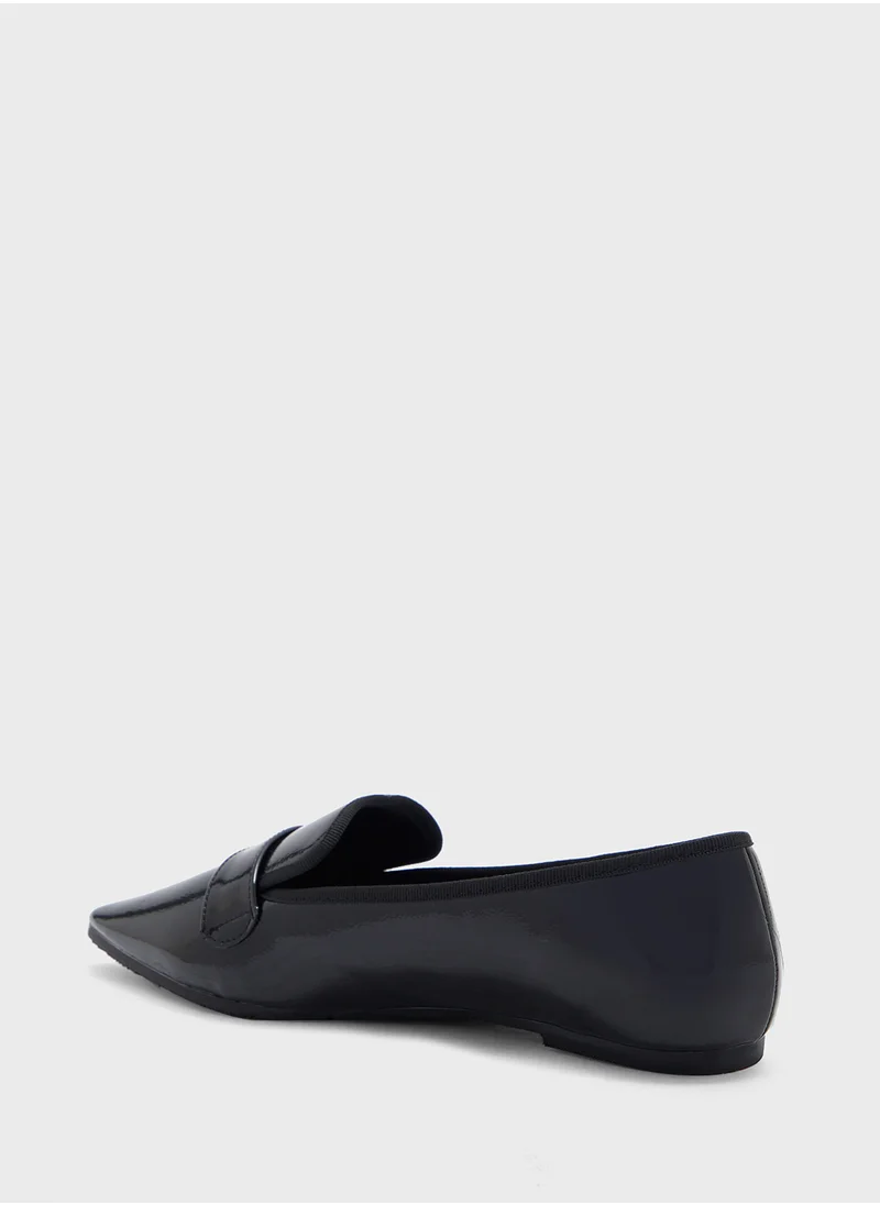 ايلا Patent Pointy Toe Flat Shoe