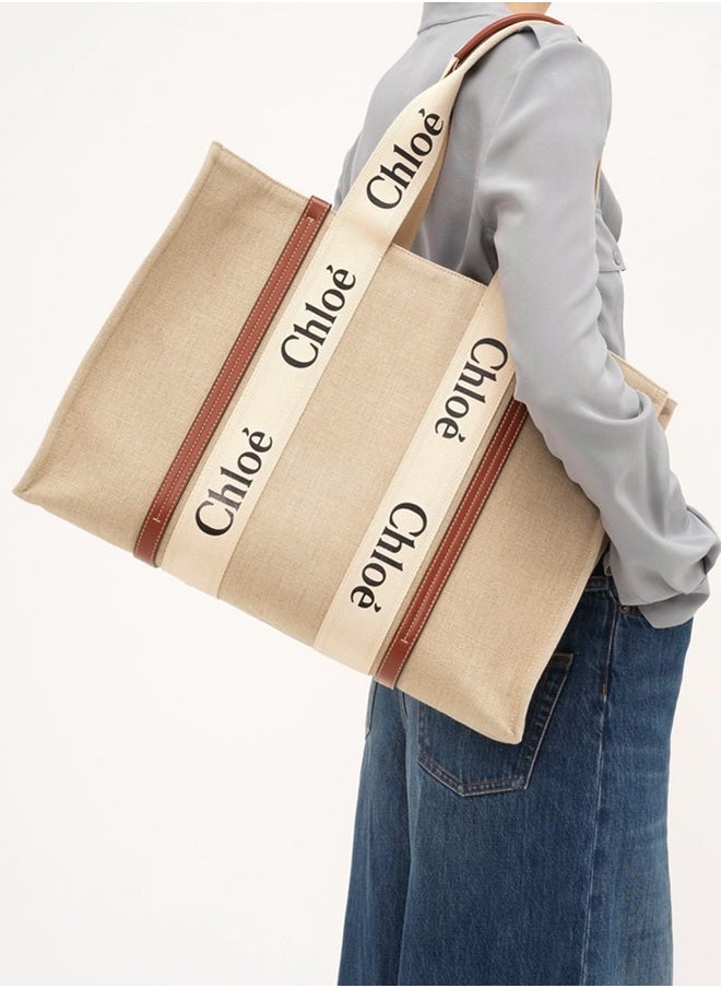 Chloe - LARGE WOODY TOTE BAG IN LINEN - Image 1
