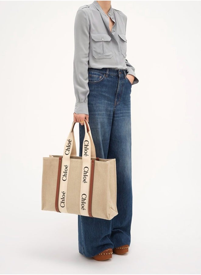 Chloe - LARGE WOODY TOTE BAG IN LINEN - Image 1