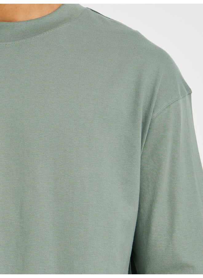 Styli Styli Solid Oversized Crew Neck T-Shirt  - Image 3