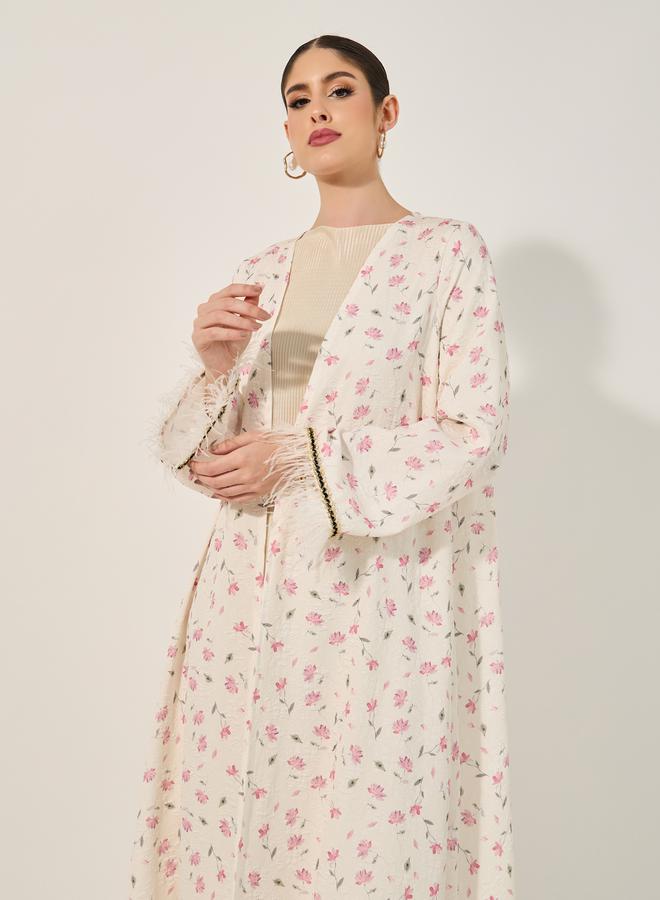 ستايلي عباية جاكار بطبعات زهور وزينة ريش - Image 3