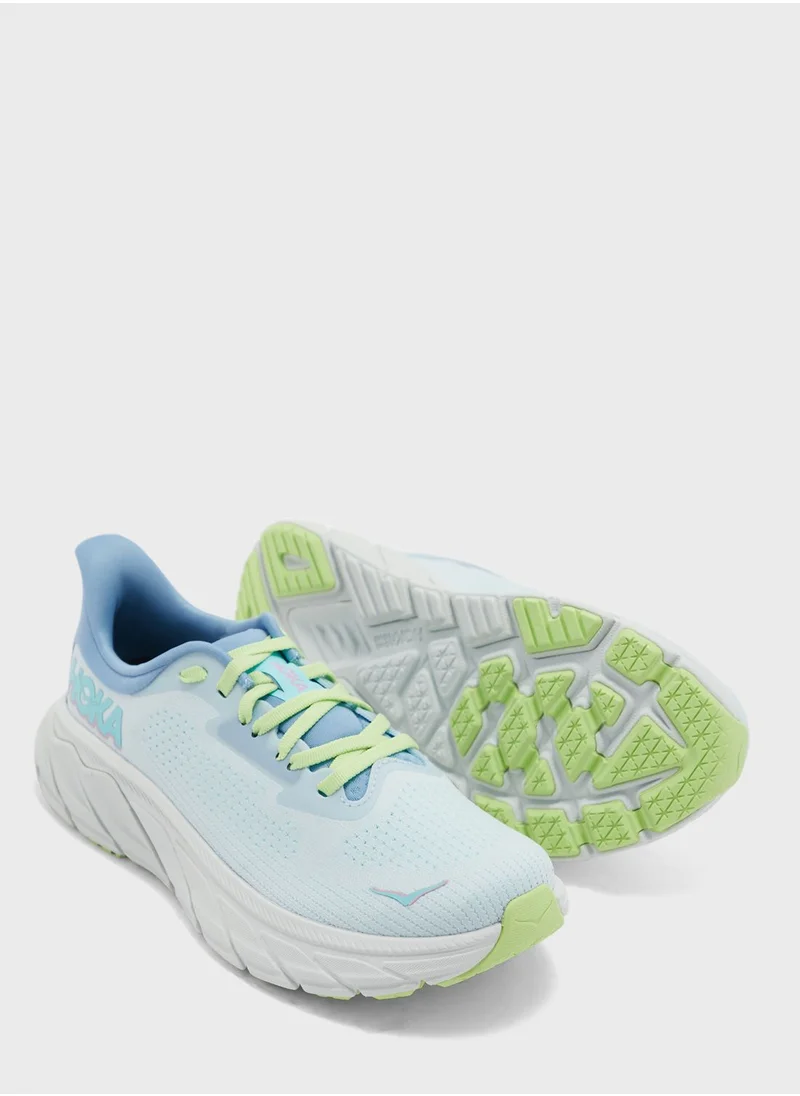 Hoka Arahi 7