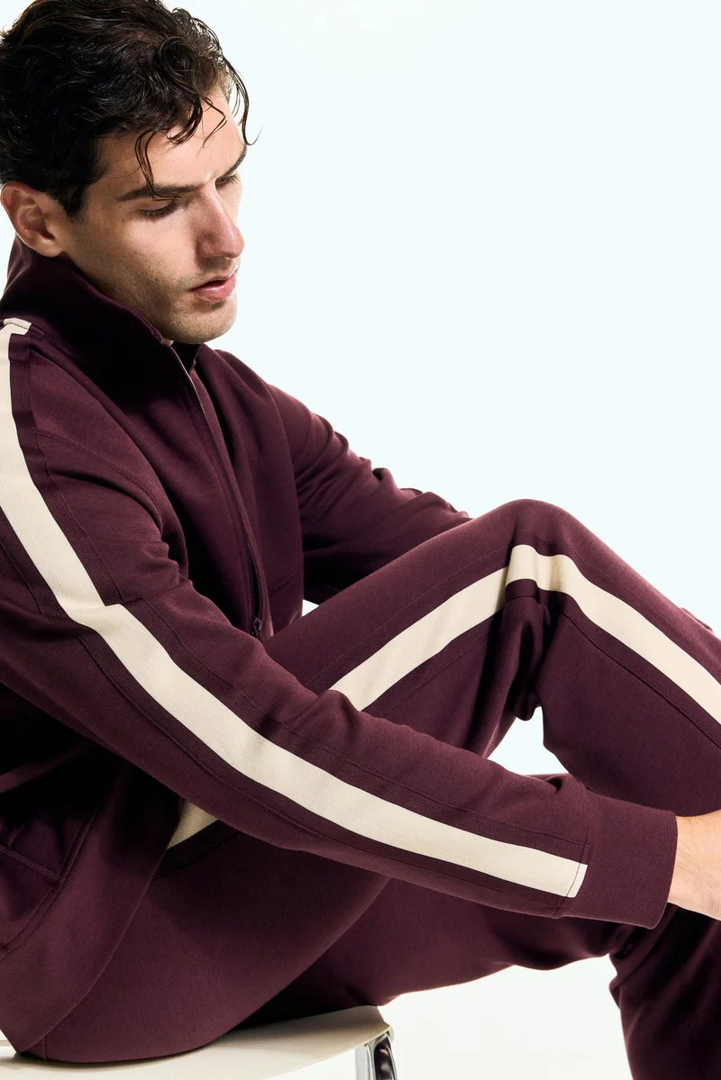 اتش اند ام بنطلون رياضي بقصّة عادية من نسيج دراي موف™