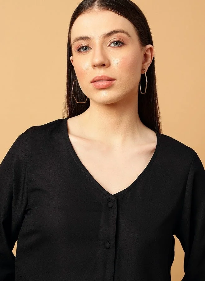 مينت ستريت بلوزة نسائية بأكمام طويلة وياقة على شكل حرف  باللون الأسود