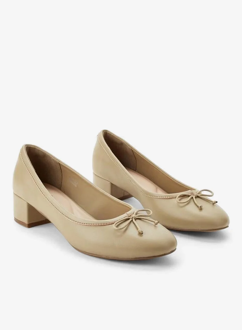 سيليست Women Bow Detail Block Heel Shoes
