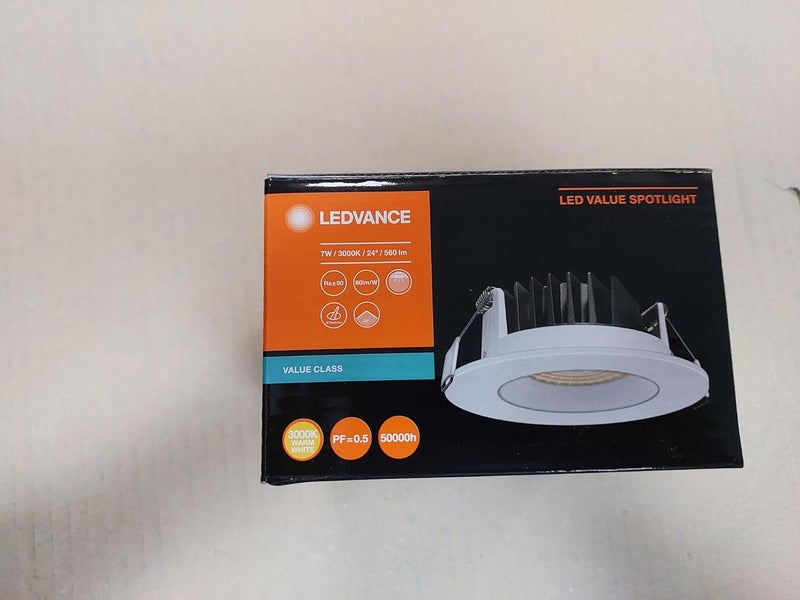 LEDVANCE 7W Warm White LED Spotlight - Image 3