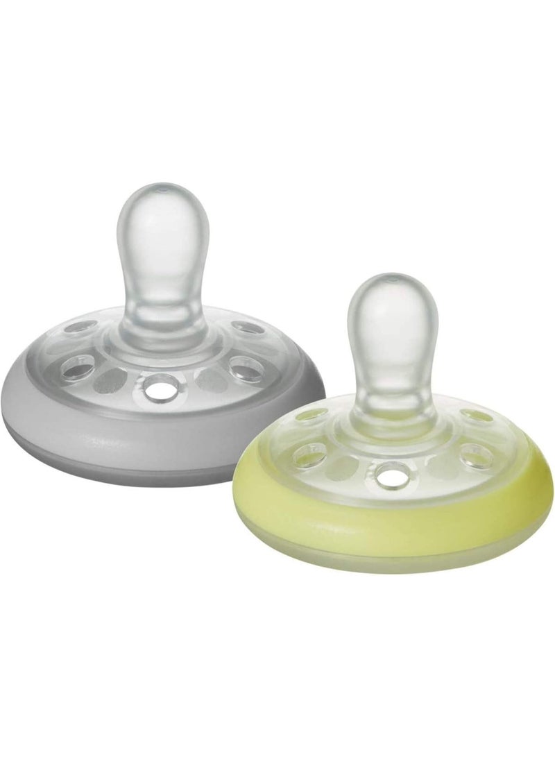 إيروريكس Tommee Tippee Closer to Nature Night Time Soother, 6-18 Months, 2-Pack | Glow in The Dark, Breast-like Shape for Easy Transition | BPA Free - Image 4