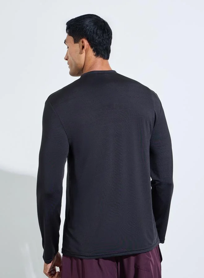 Styli Active Black Men Quarter-Zip Long Sleeve Training T-Shirt for Men | Best Price UAE