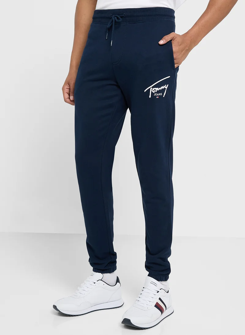 تومي جينز Signature Logo Cuffed Slim Joggers