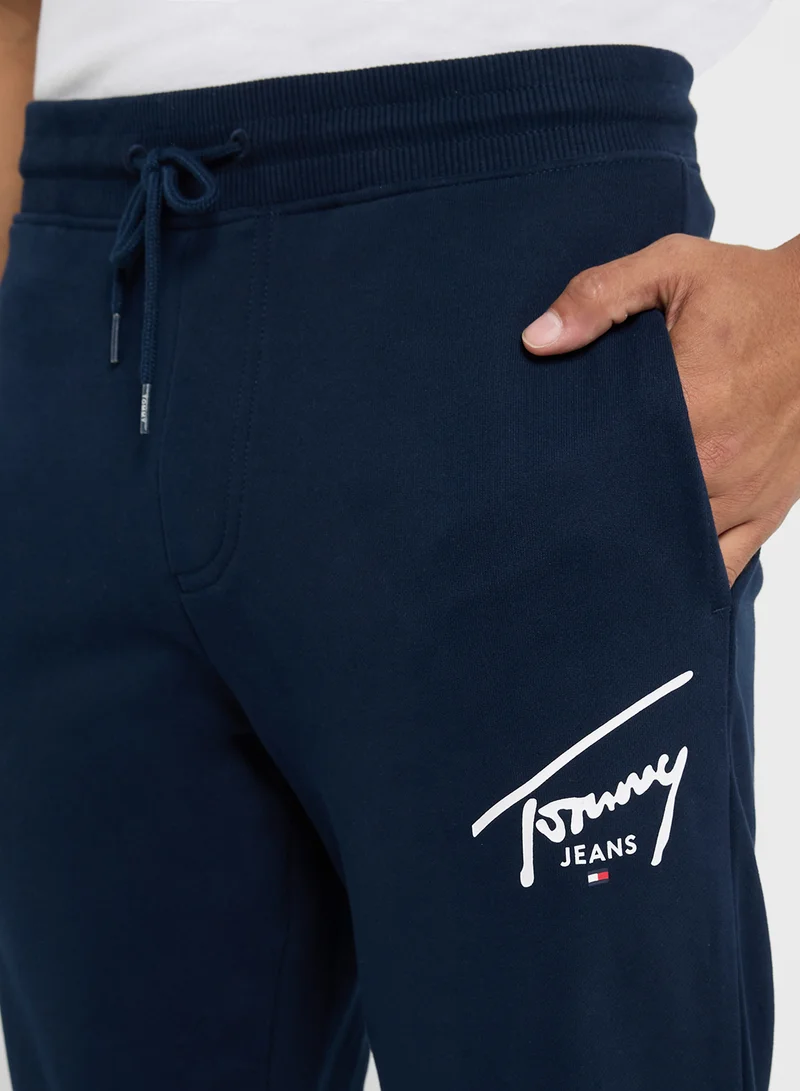 تومي جينز Signature Logo Cuffed Slim Joggers