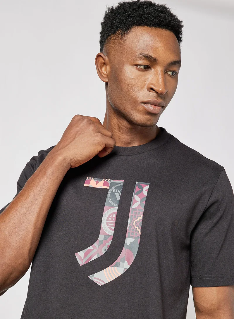 اديداس Juventus F.C. CNY Football Jersey