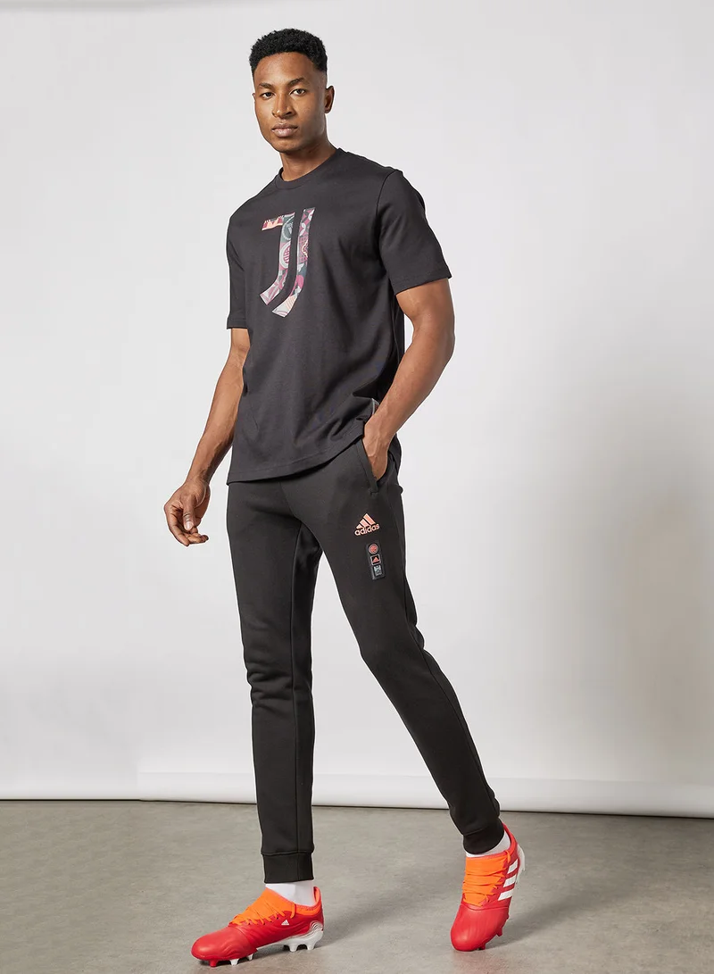 اديداس Juventus F.C. CNY Football Jersey