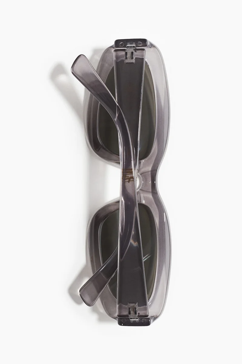 اتش اند ام نظارة شمسية