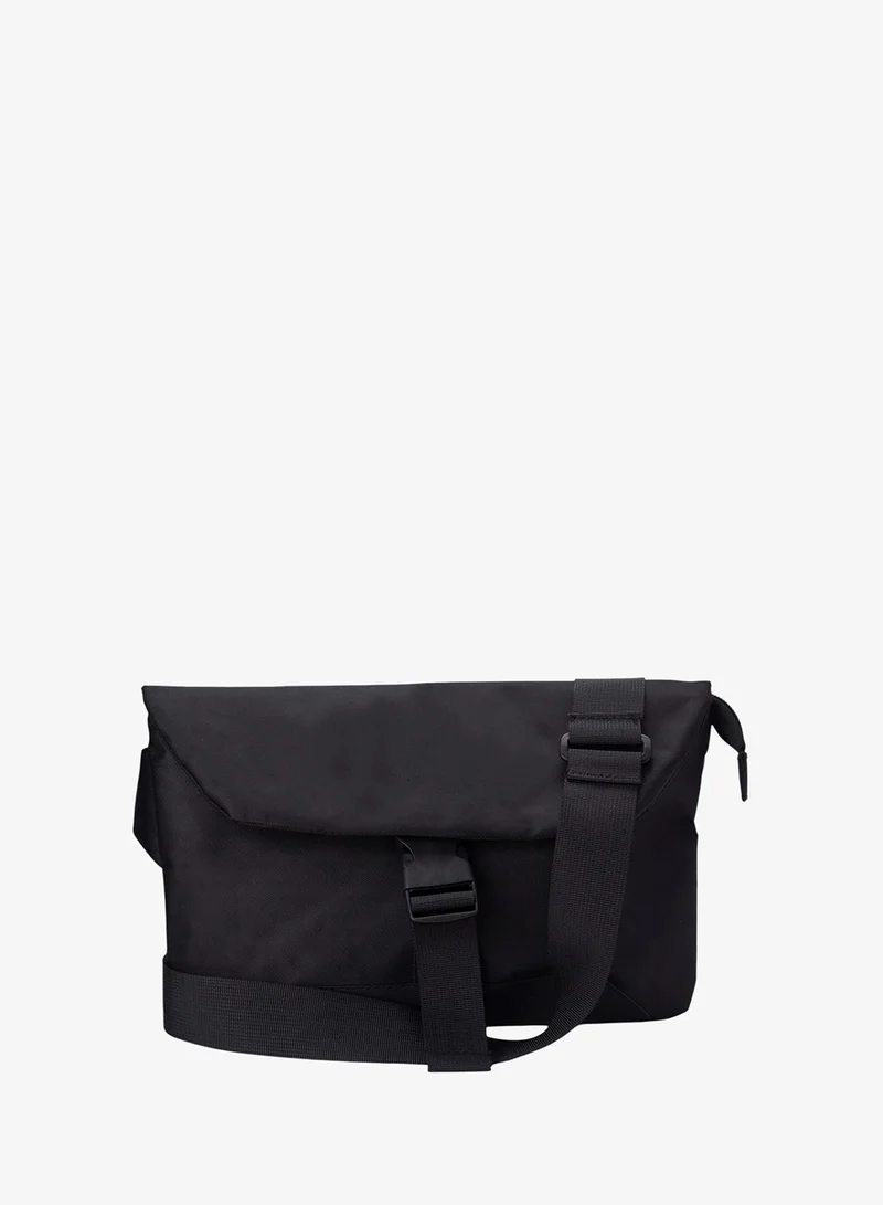 باتا حقيبة كروس كلاسيكية باللون الأسود